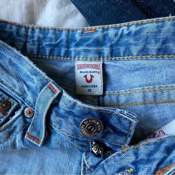 true religion distressed shorts - Picture 4 of 4